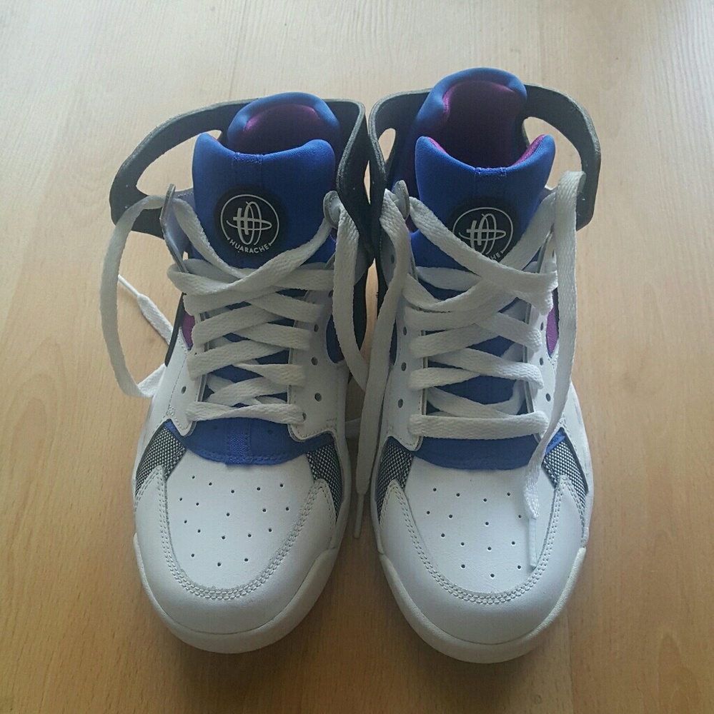 Nike Flight Haurache Boys Basketball Sneaker
